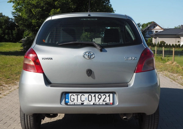 Toyota Yaris cena 8900 przebieg: 210340, rok produkcji 2006 z Chojnice małe 92